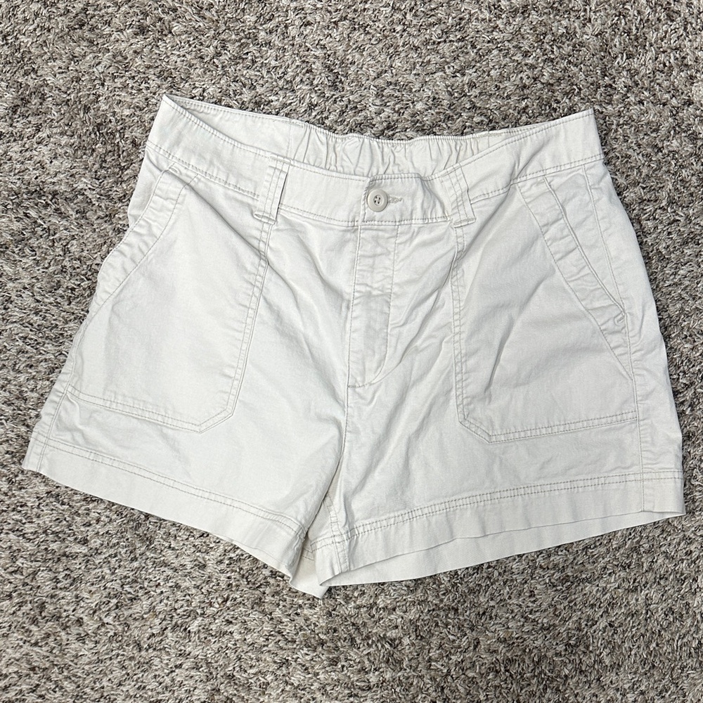 Old Navy Women's Light Khaki Chino Shorts